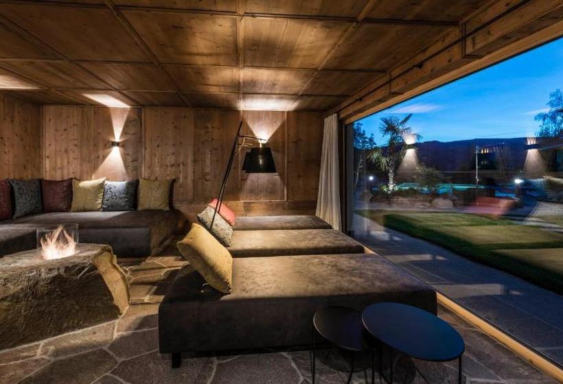 Presulis Hideaway Apartments & Restaurant