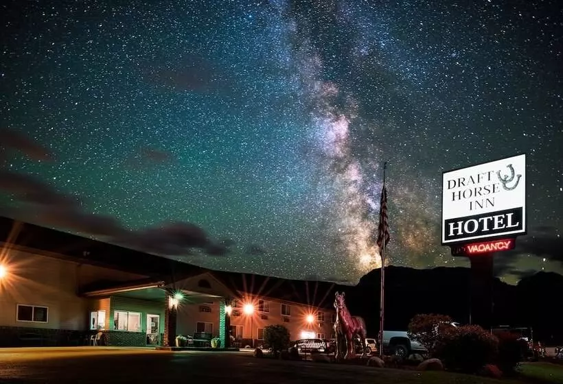 ユースホステル Draft Horse Inn And Suites