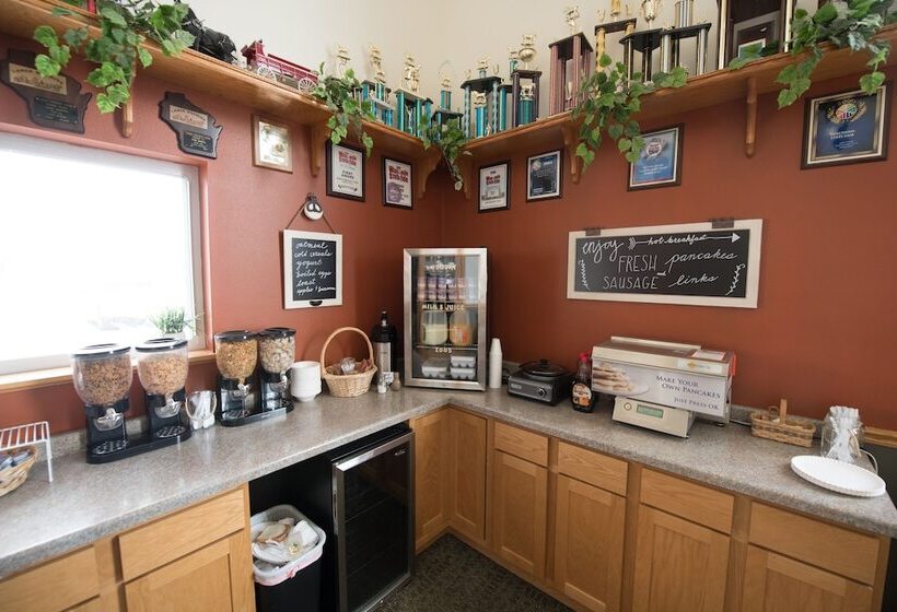 Общежитие Draft Horse Inn And Suites