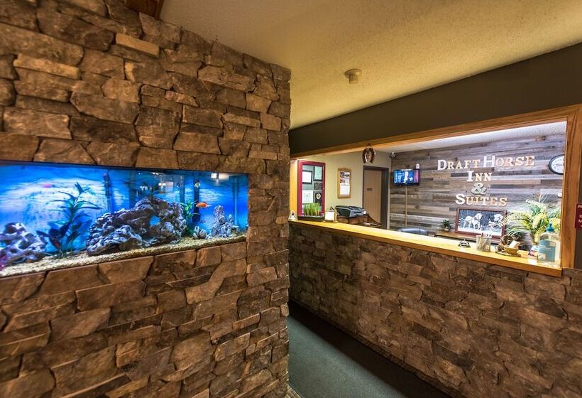 Общежитие Draft Horse Inn And Suites