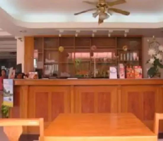 ユースホステル Ploy Puu Residence