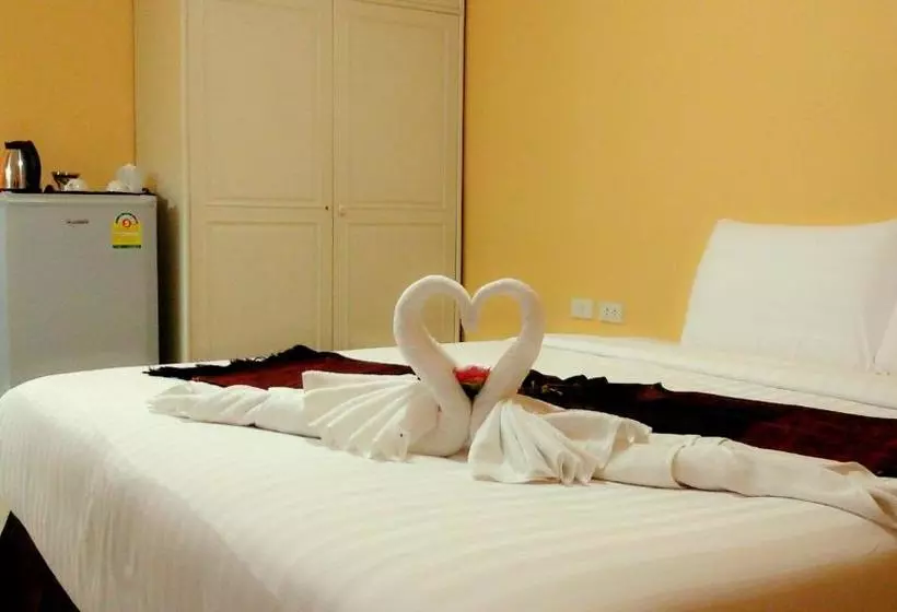 ユースホステル Ploy Puu Residence