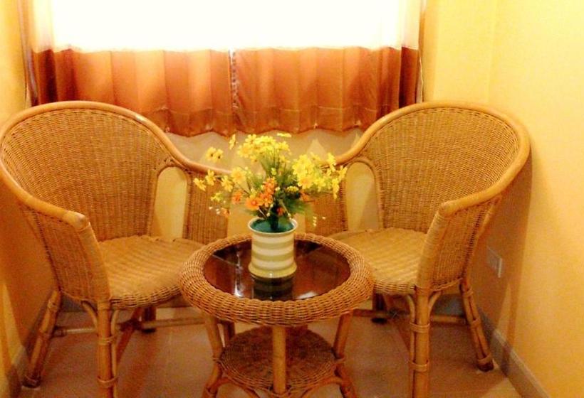 호스텔 Ploy Puu Residence