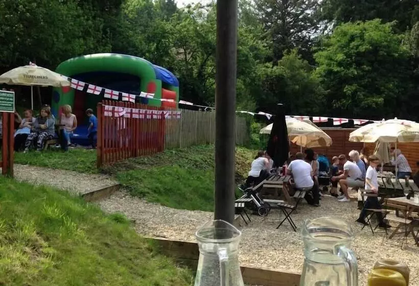 Retkeilymaja The Crown Inn   By Blunt Bars