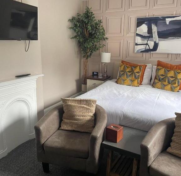 Ostello The Crown Inn   By Blunt Bars