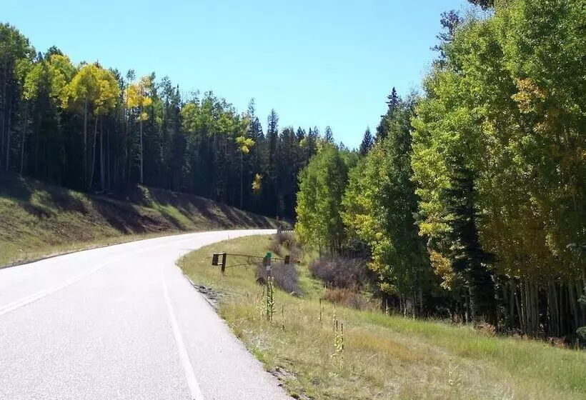 Retkeilymaja Timberlodge Inn