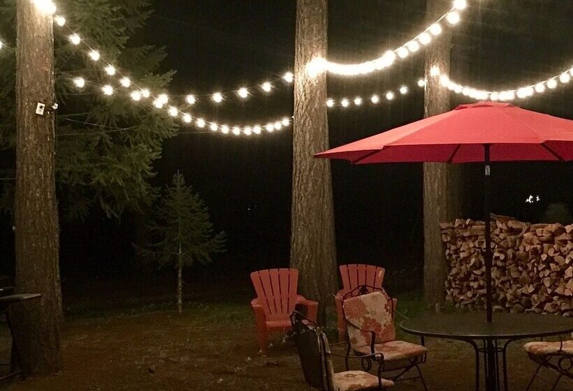 הוסטל Timberlodge Inn