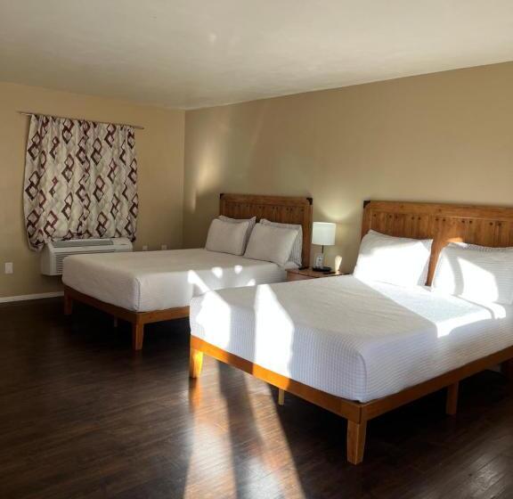 הוסטל Timberlodge Inn