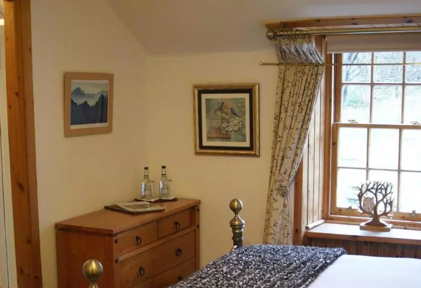 تختخواب و صبحانه Whistlefield Inn