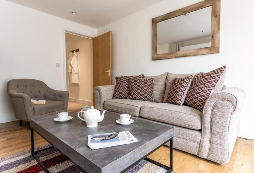 Отель St Marys Hall