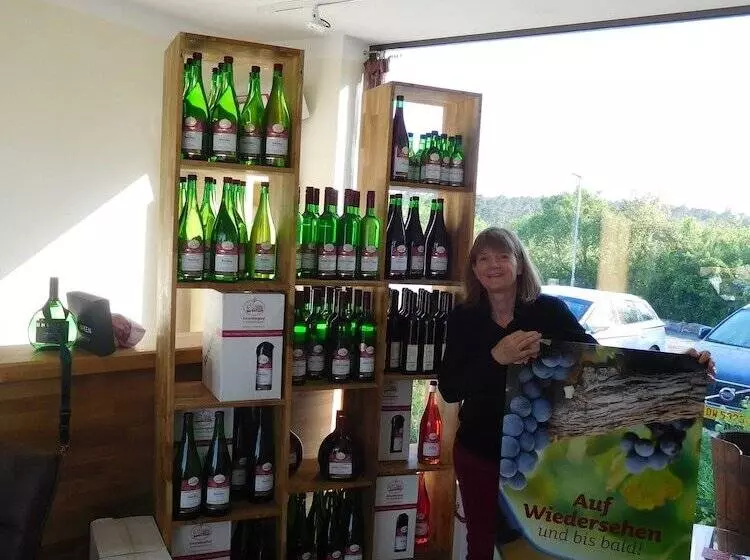 Majatalo Kirschberghof Gästehaus Und Weinverkauf