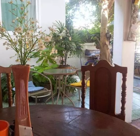پانسیون Srikrung Guesthouse