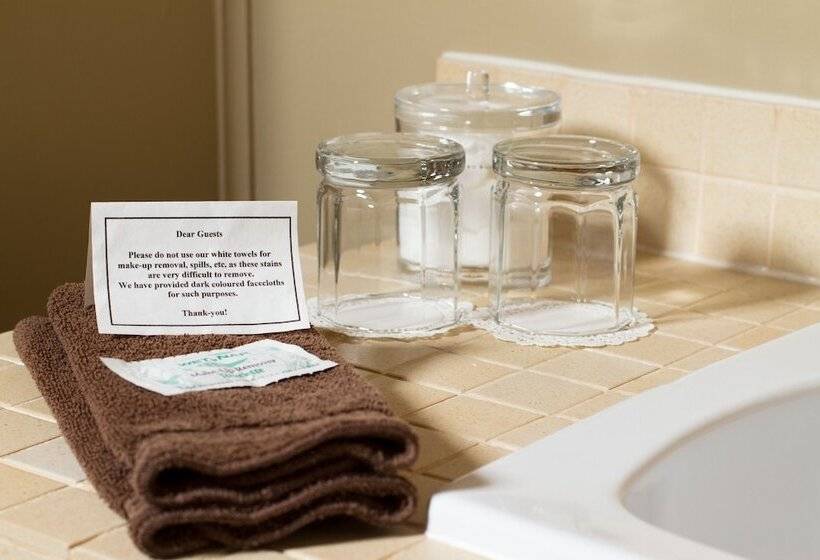 旅馆 Victoria's Historic Inn