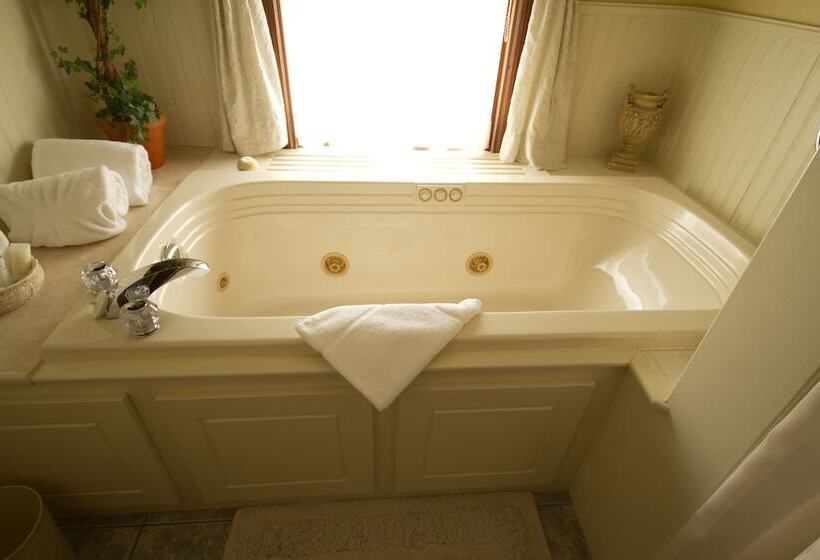 旅馆 Victoria's Historic Inn