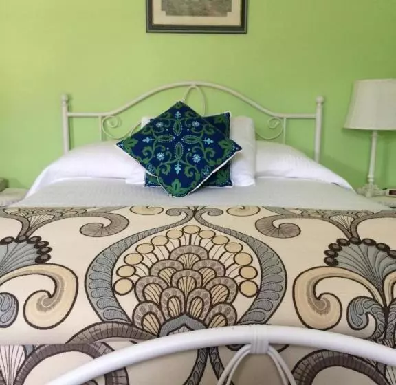 Retkeilymaja Victoria's Historic Inn