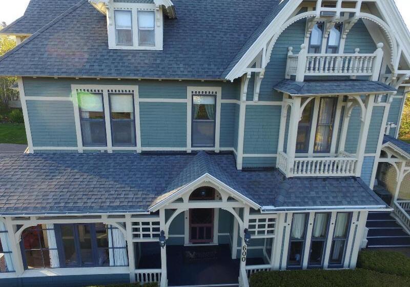 旅馆 Victoria's Historic Inn