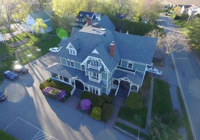 Retkeilymaja Victoria's Historic Inn