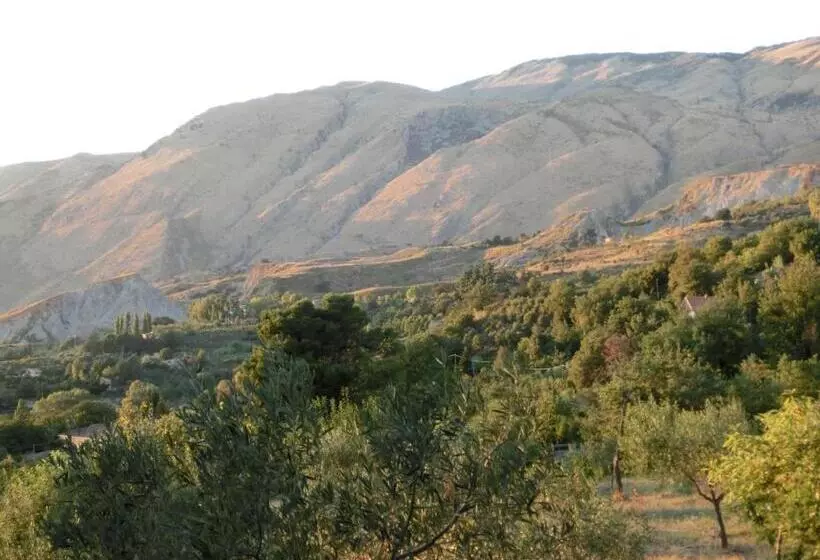 هتل Agriturismo Cuca