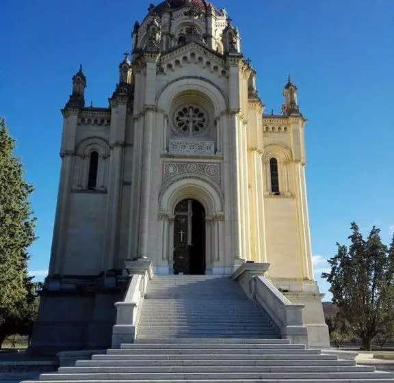 پانسیون Hostal San Roque