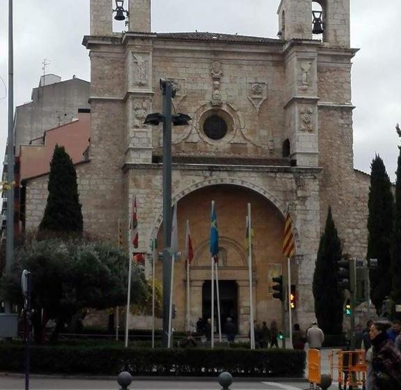 بنسيون Hostal San Roque