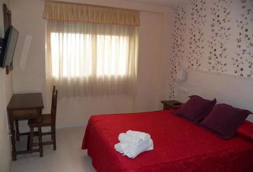 پانسیون Hostal San Roque