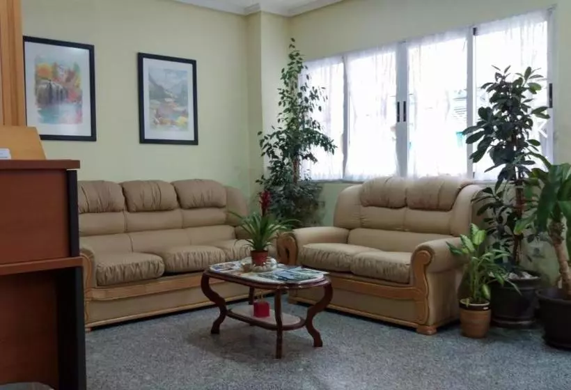 پانسیون Hostal San Roque