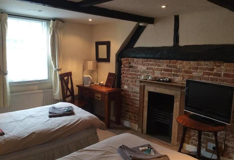 ユースホステル The Half Moon Inn