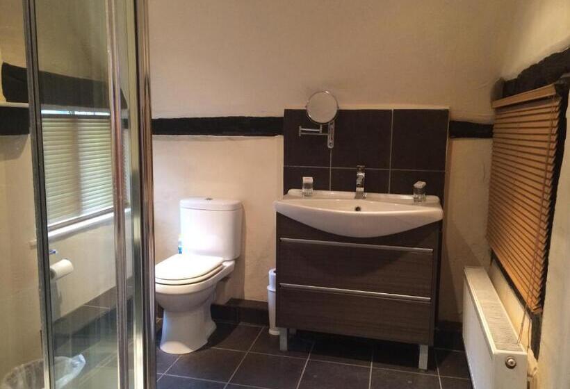 ユースホステル The Half Moon Inn