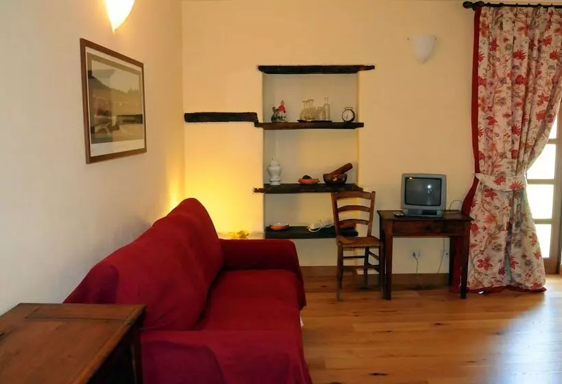 Hotelli Castello Di Grillano Guest House