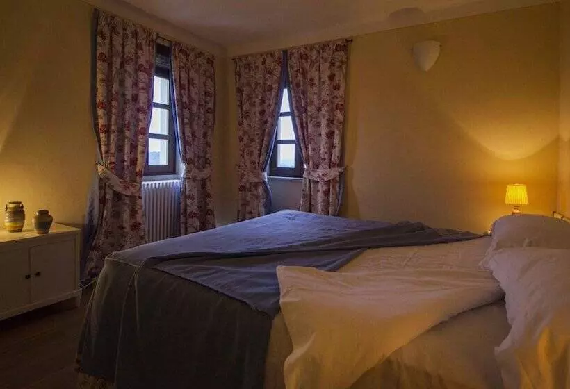 Hotelli Castello Di Grillano Guest House