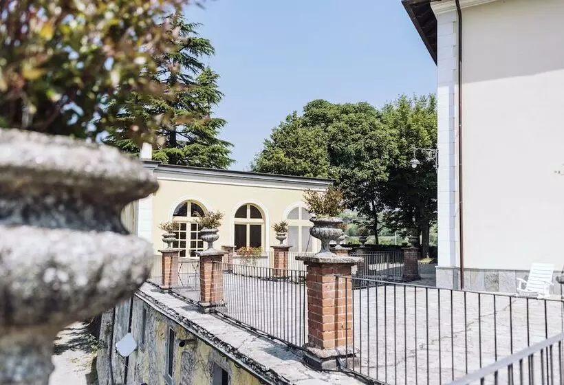 Hotelli Castello Di Grillano Guest House