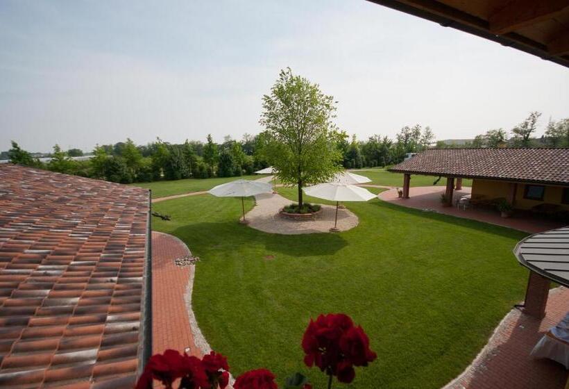 ホテル Corte All'olmo