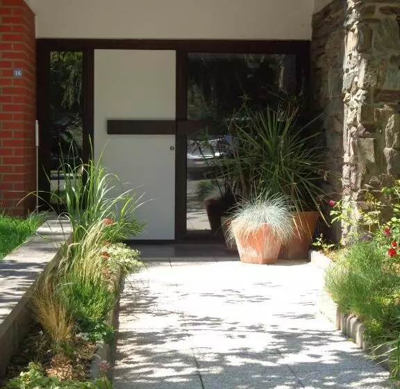 ペンション Green Hill Guest House And Apartment