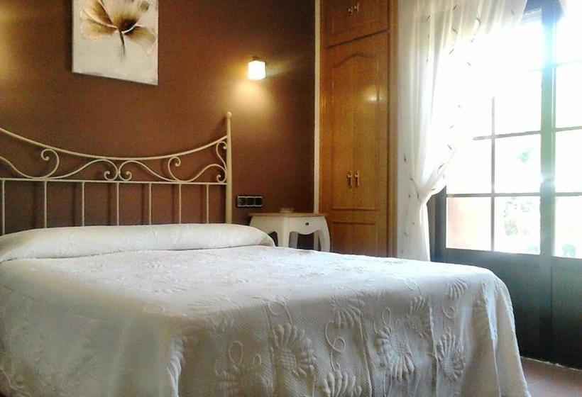 פנסיון Hostal Restaurante Solaire