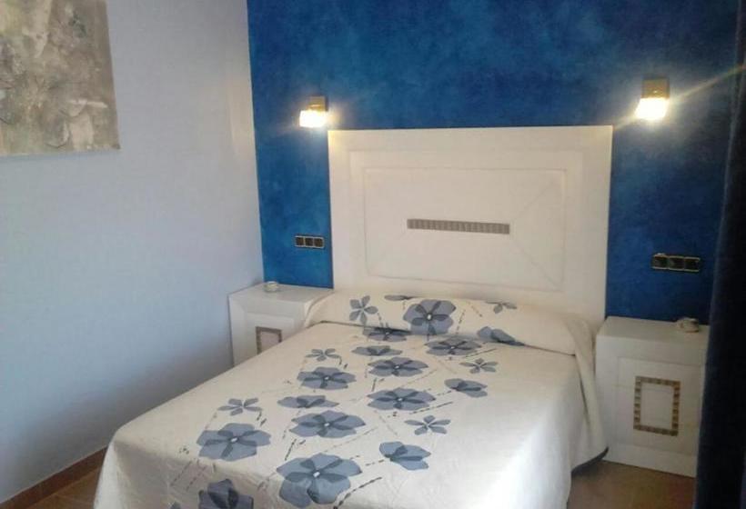 פנסיון Hostal Restaurante Solaire