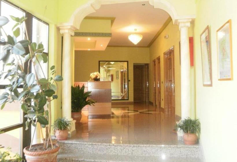 פנסיון Hostal Restaurante Solaire