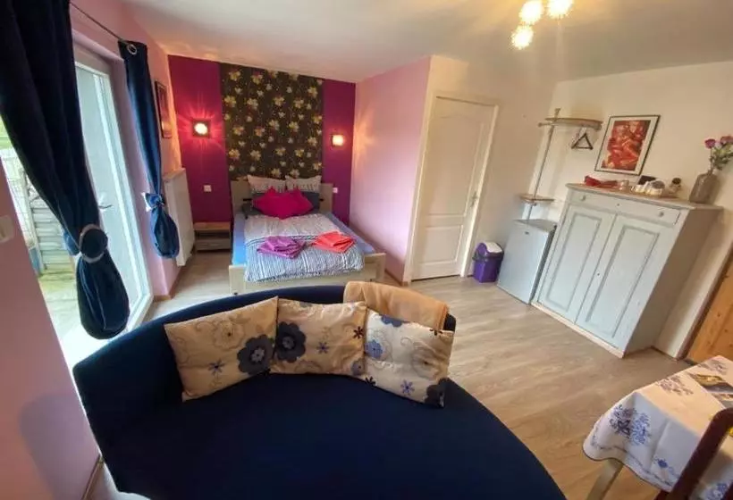 Majatalo Maison Carmen   Restaurant , Meublé De Tourisme, Appartements