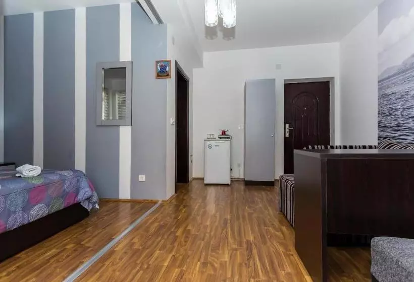 Dj Apartments Plus