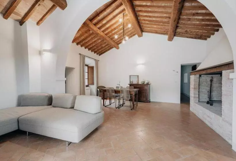 هتل Palazzo Massaini   La Pieve
