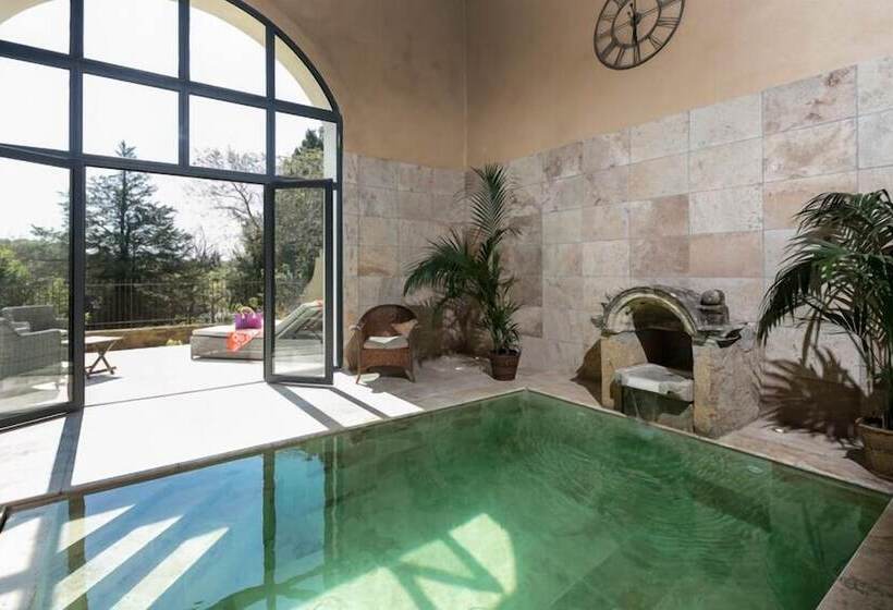 بنسيون Chateau Des Cinq Cantons