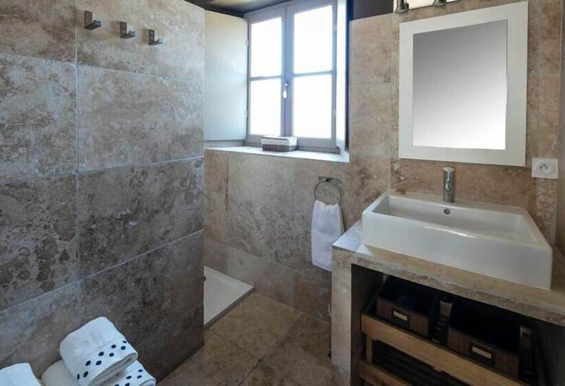 بنسيون Chateau Des Cinq Cantons