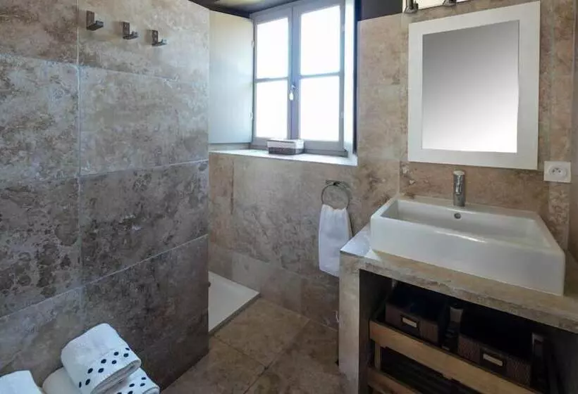 Majatalo Chateau Des Cinq Cantons