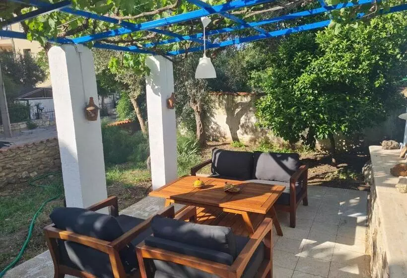 Majatalo Domizil Lina Art