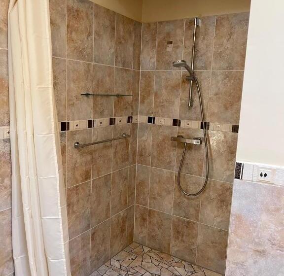 פנסיון Gites Du Caylar Chambres Et Appartments