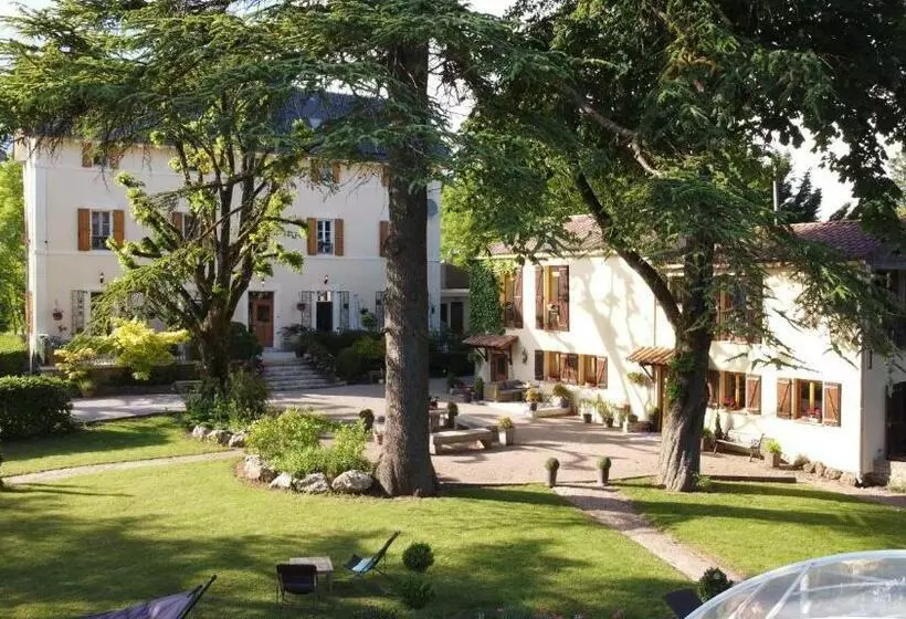 Majatalo Gites Du Caylar   Chambres Et Appartments