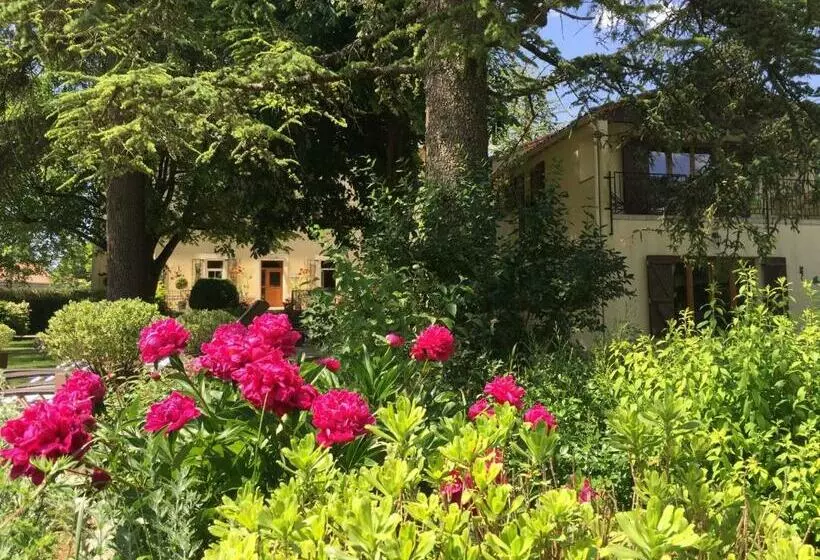 Majatalo Gites Du Caylar   Chambres Et Appartments