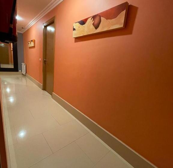 פנסיון Hostal Santiago 2