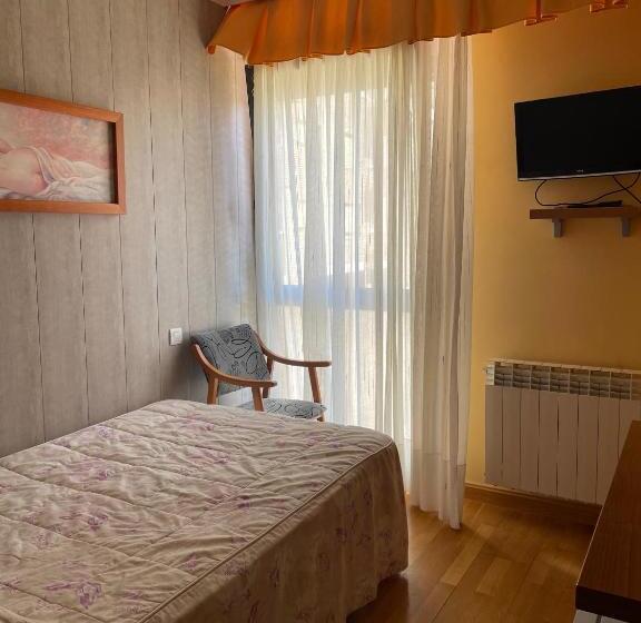 פנסיון Hostal Santiago 2