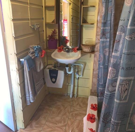 پانسیون Tbird On The Cliffs