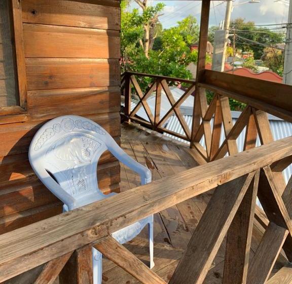 پانسیون Tbird On The Cliffs